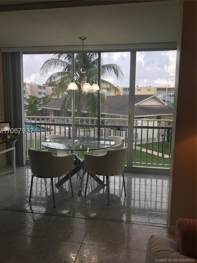 Foto del edificio - 1025 SE 2nd Ave