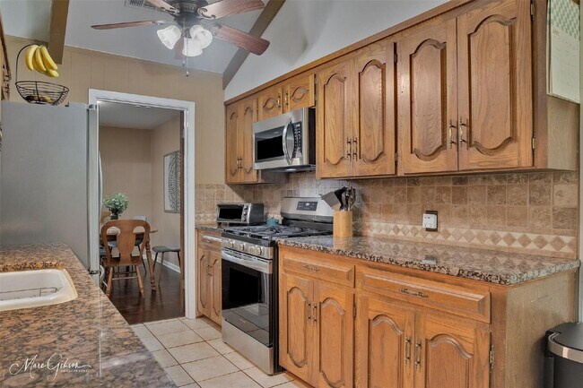 Building Photo - 7440 Camelback Dr