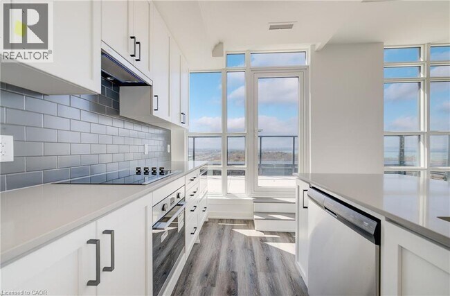 Building Photo - 461 Green Rd