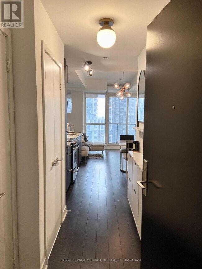 Photo du bâtiment - 290-1290 Adelaide St W