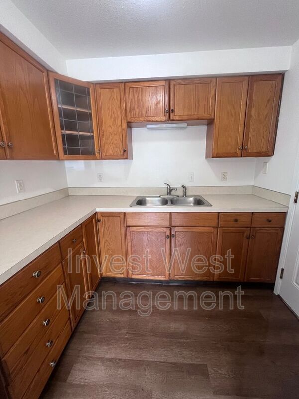 Foto del edificio - 2737 H Street