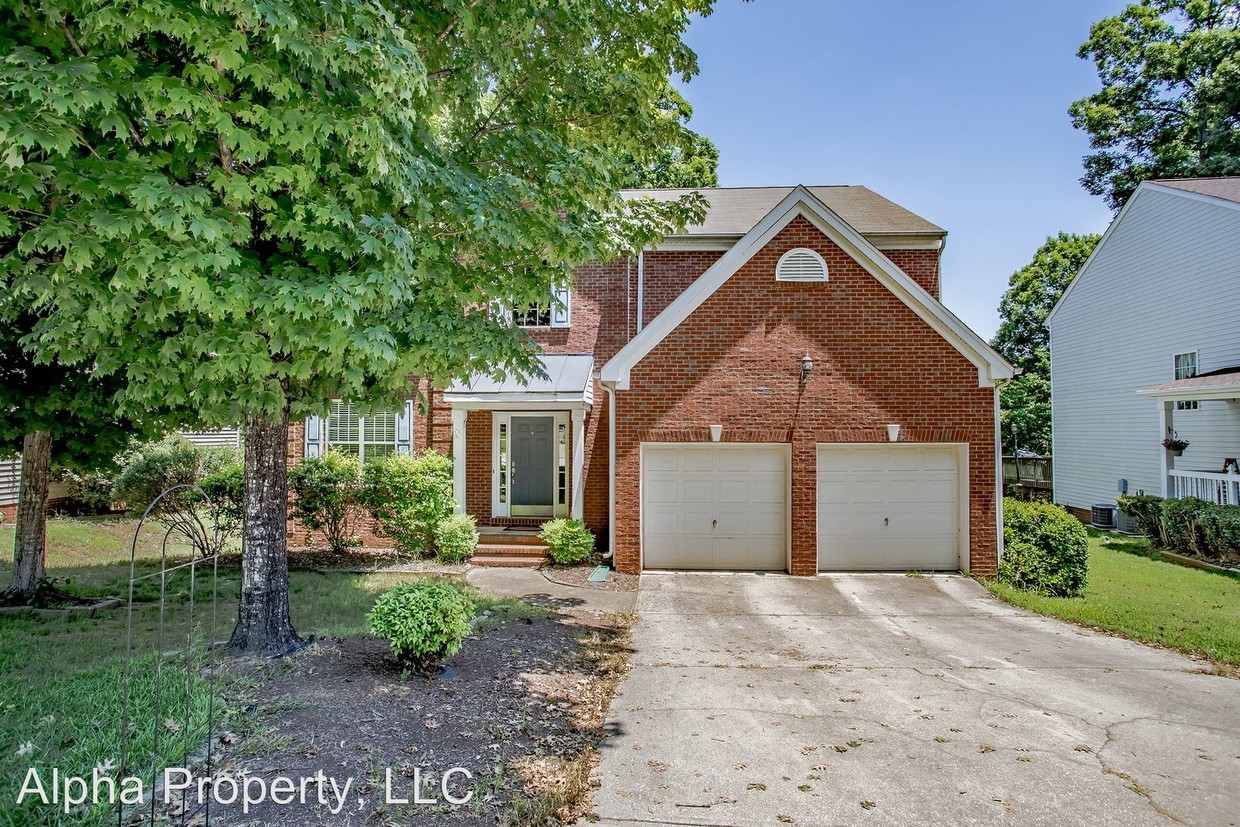Primary Photo - 4 br, 2.5 bath House - 107 Waterton Way
