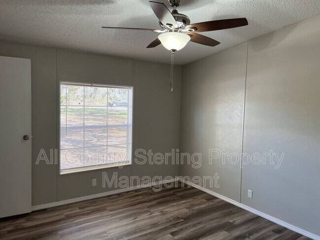 Building Photo - 1730 SW Birley Ave