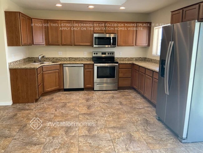 Building Photo - 3033 E Corrine Dr