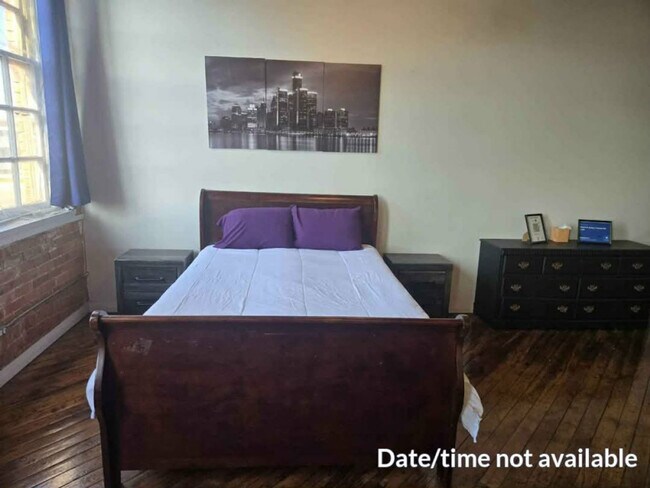 Building Photo - 227 Iron St