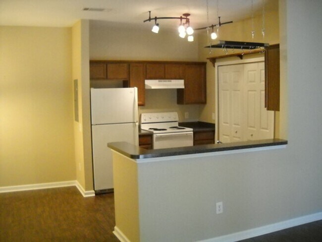 Foto del edificio - 1 Bedroom/1 Bathroom Available in August!