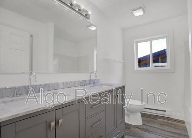 Building Photo - 2126 Queen Ave N