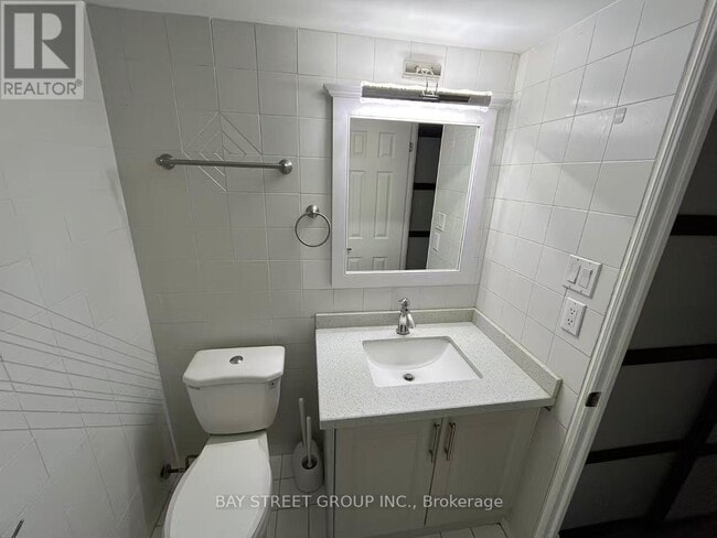 Building Photo - 1001 Bay St.