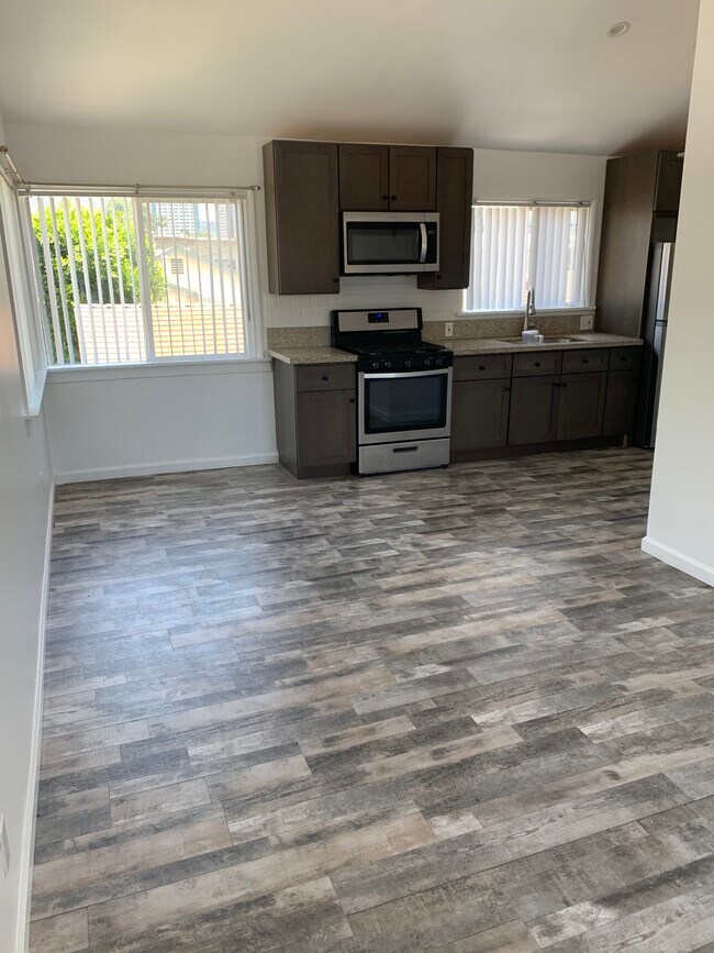 Foto del edificio - 619 N Hollywood Way