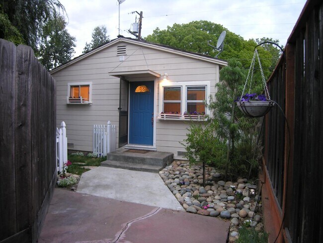 Foto del edificio - 743 Jill Ave