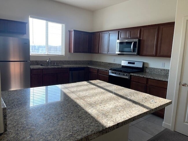 Building Photo - Beautiful Townhome Available Now!