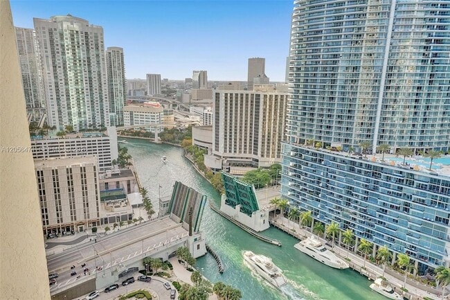 Photo - 475 Brickell Ave Unit 2708 Apartment