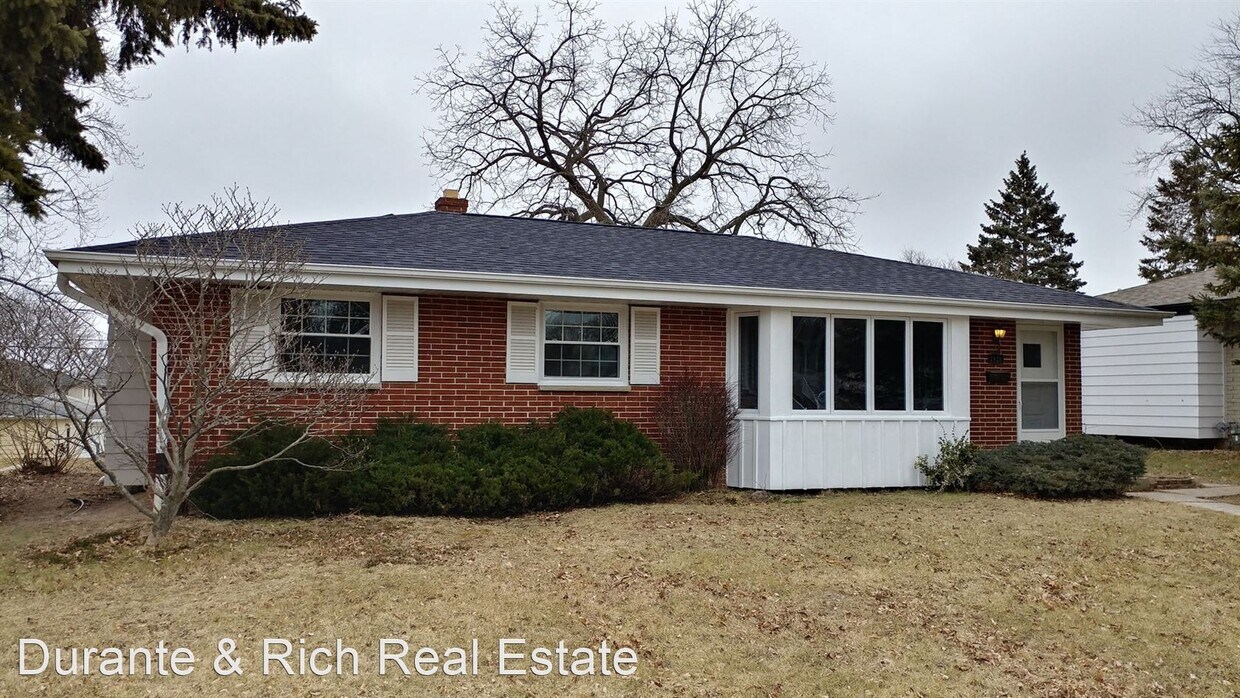 Primary Photo - 3 br, 1 bath House - 3820 S 85th St