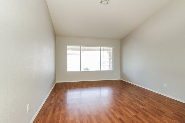 Building Photo - 6402 W Potter Dr