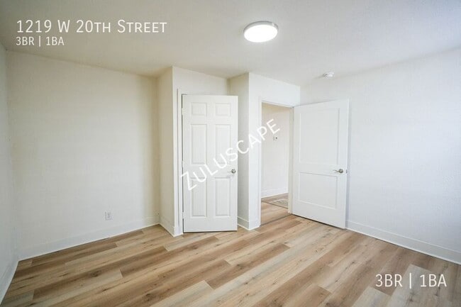 Building Photo - 1219 W 20th St