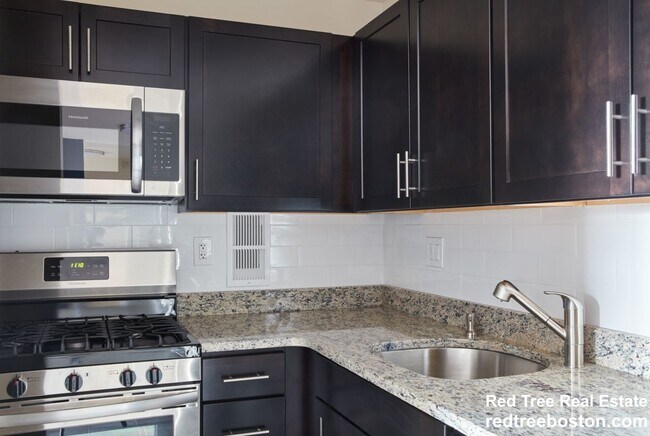 Building Photo - 185 Freeman St