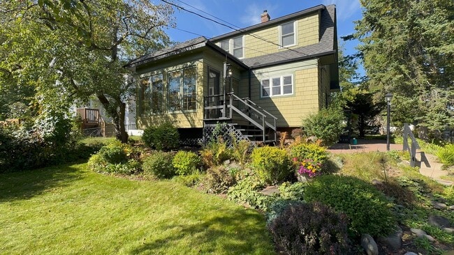 Building Photo - 4424 Gilliat St