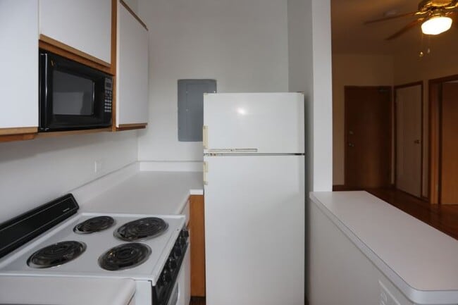 Foto del edificio - 640 W Barry Ave