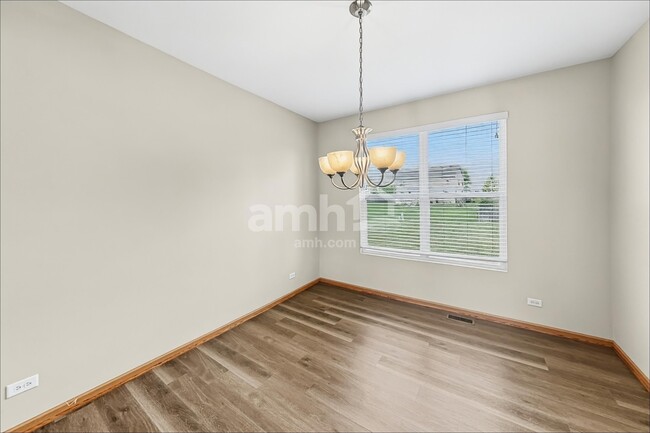 Building Photo - 2771 Cranston Cir