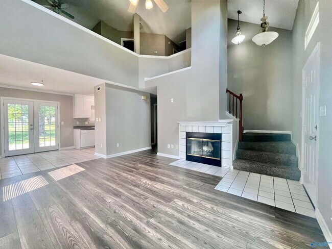 Foto del edificio - 102 Yellowwood Ct