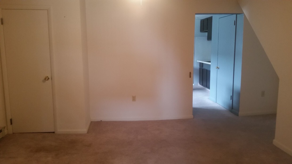 Living Room - 704 Walnut St