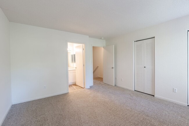 Building Photo - The Village at England Run Townhomes