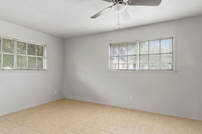 Foto del edificio - 3715 Ivanhoe Dr
