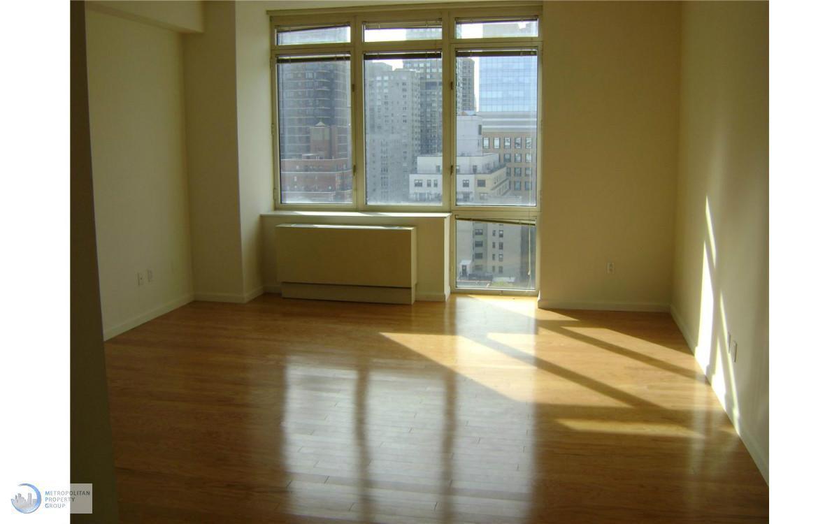 Primary Photo - 119 E 54th St