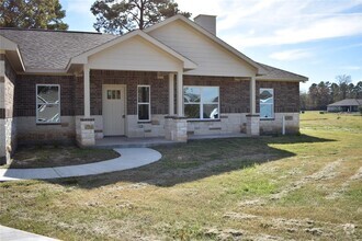 Building Photo - 123 Meadowview Dr