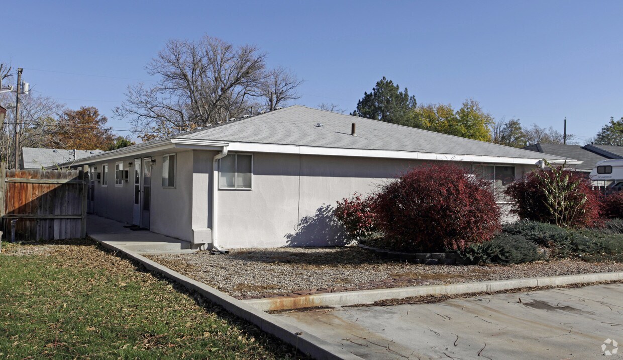 Building Photo - 3004 S Indiana Ave