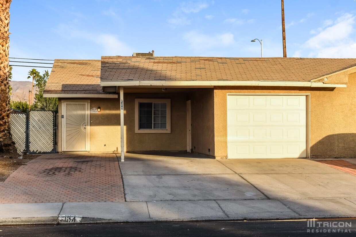 Primary Photo - 104 Edelweiss St