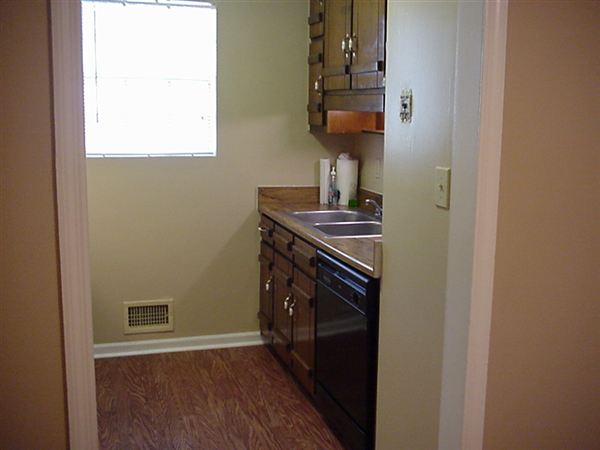 Building Photo - 190 Meadowbrook Ct