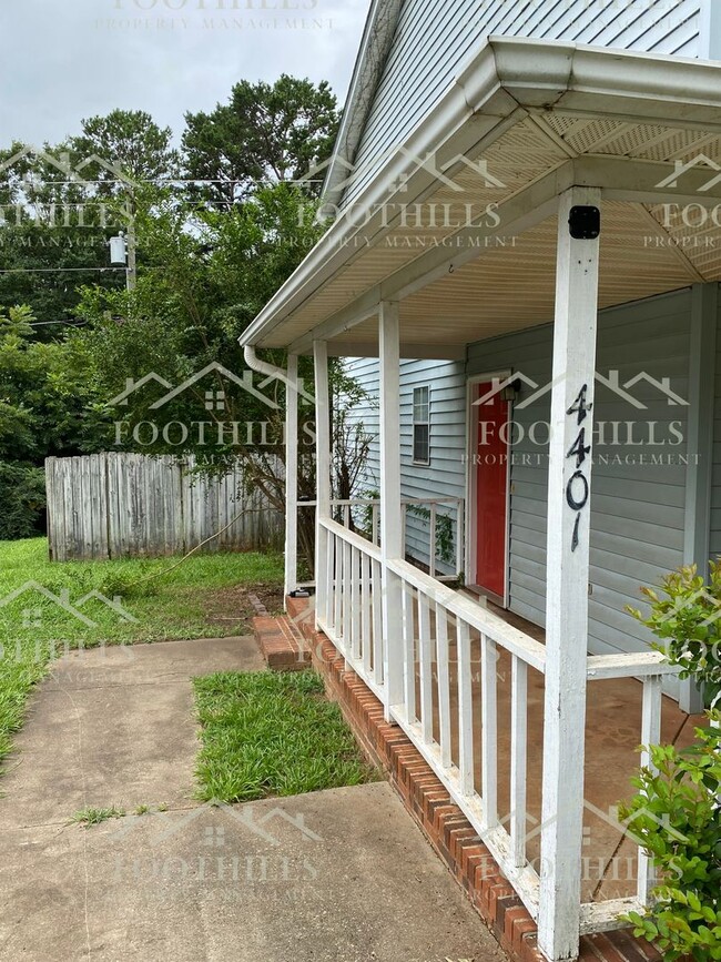 Building Photo - 2 bedroom Townhouse in Lexington Place