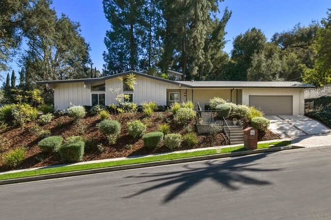 Building Photo - 16940 Adlon Rd
