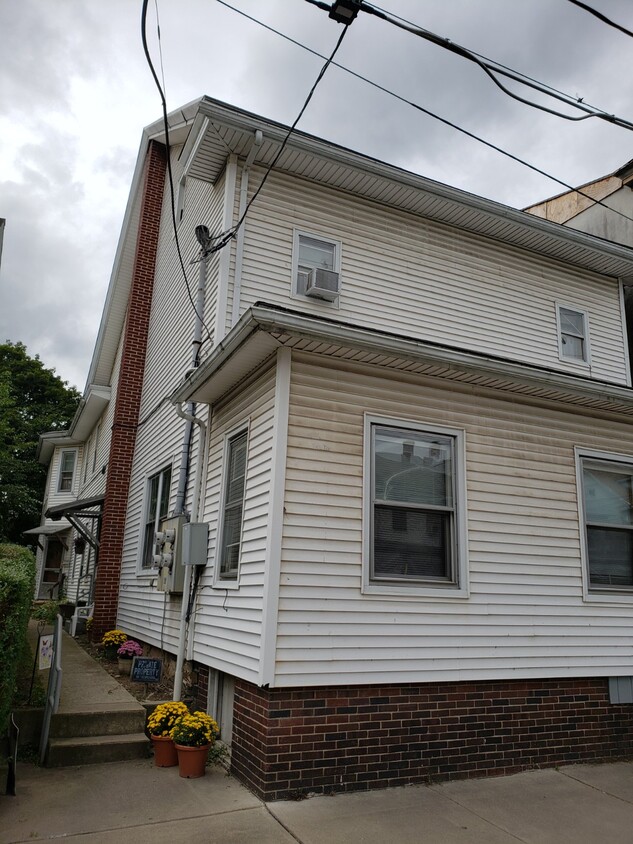 224 White St Unit B, Lehighton, PA 18235 Room for Rent in Lehighton