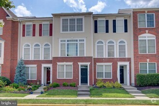 Building Photo - 25105 Gunnery Square