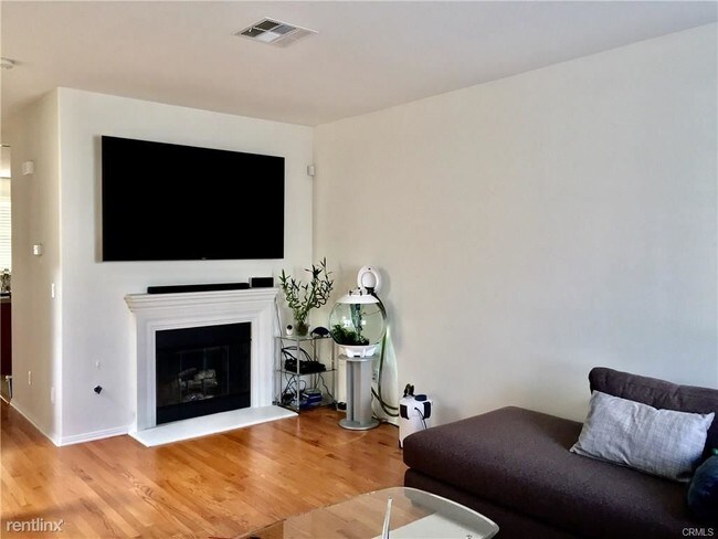 Building Photo - 3 br, 2 bath House - 4126 Spencer St