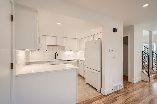 Building Photo - 8167 W 90th Dr