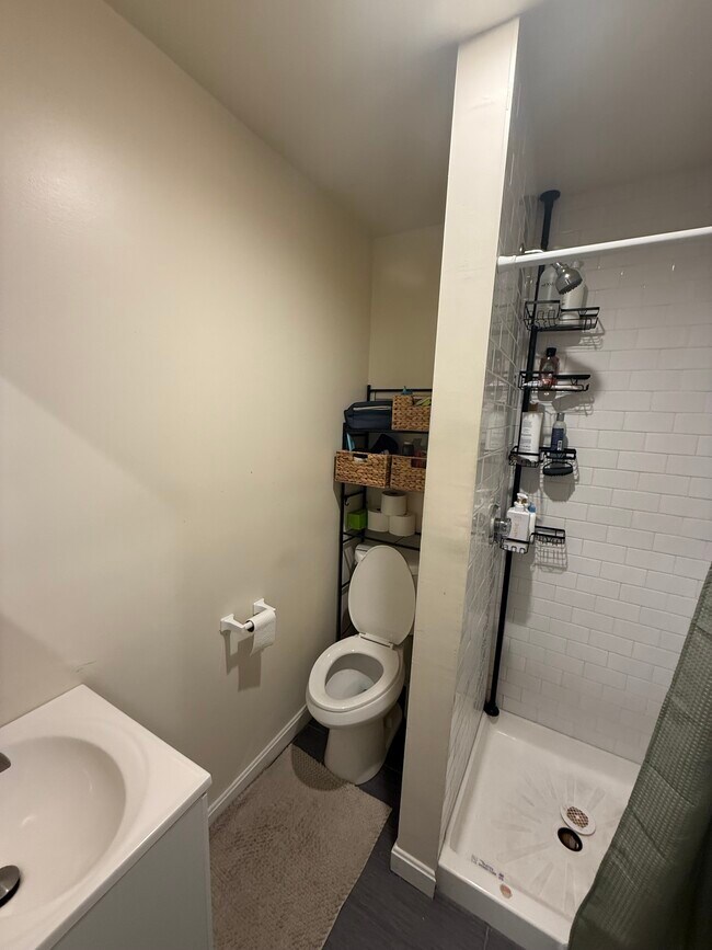 Foto del edificio - 527 E 3rd St