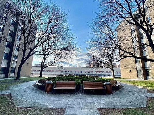 Foto del edificio - 0 bedroom in BRONX NY 10467