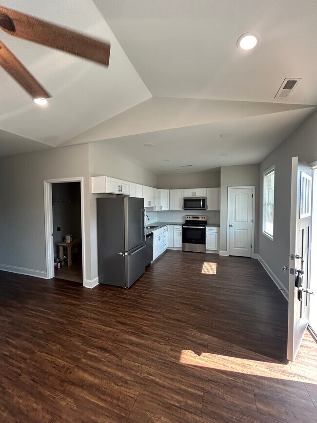 Foto del edificio - 106 Hub Greer Rd