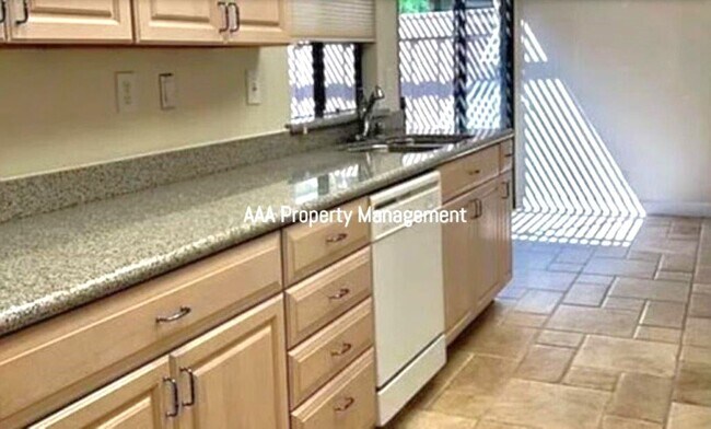 Building Photo - Walnut Creek! Beautiful 2 bedroom 2 bath t...