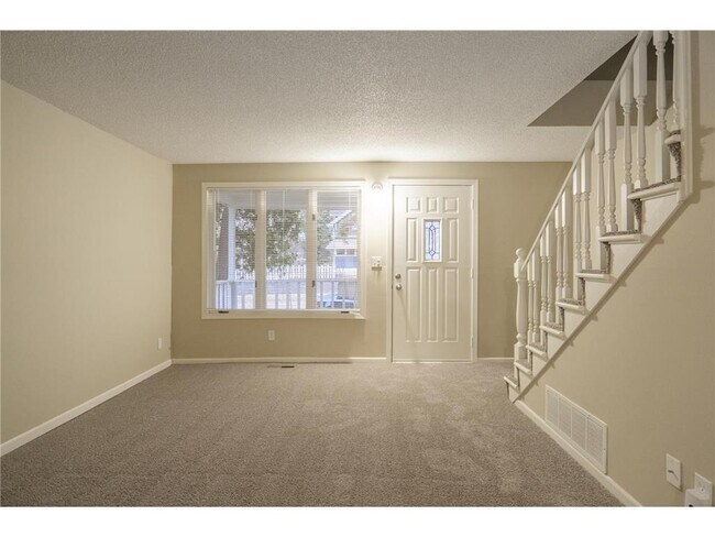 Foto del edificio - 38 Winona St W