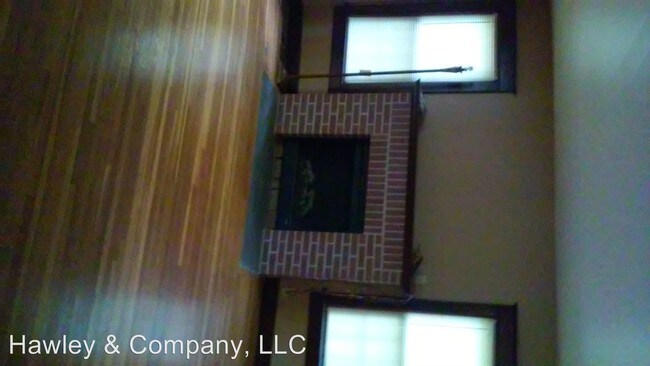 Building Photo - 700 W 74th St