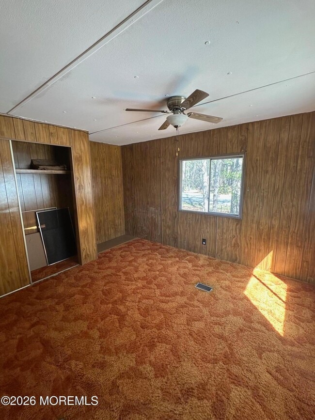 Building Photo - 20 Maplewood Dr