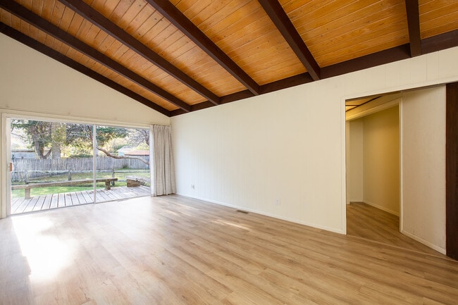 Building Photo - 531 McKinley Ave