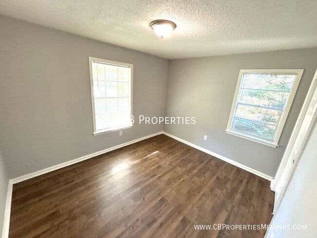 Foto del edificio - 3876 Windy Ave