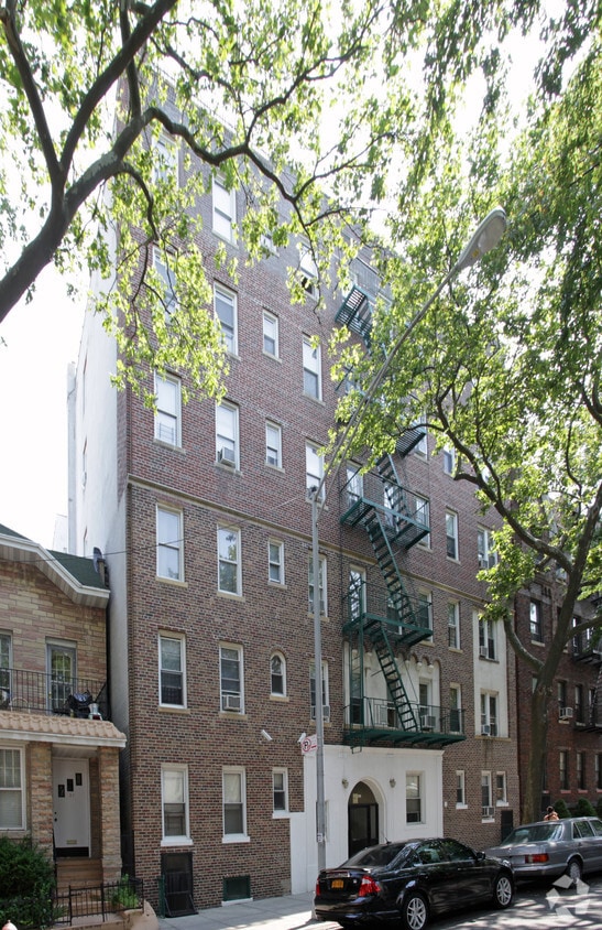 Building Photo - 539 85th St