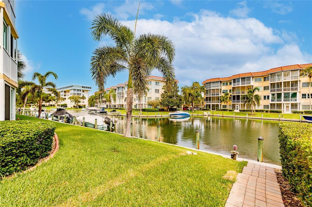 Primary Photo - 1250 N Portofino Dr