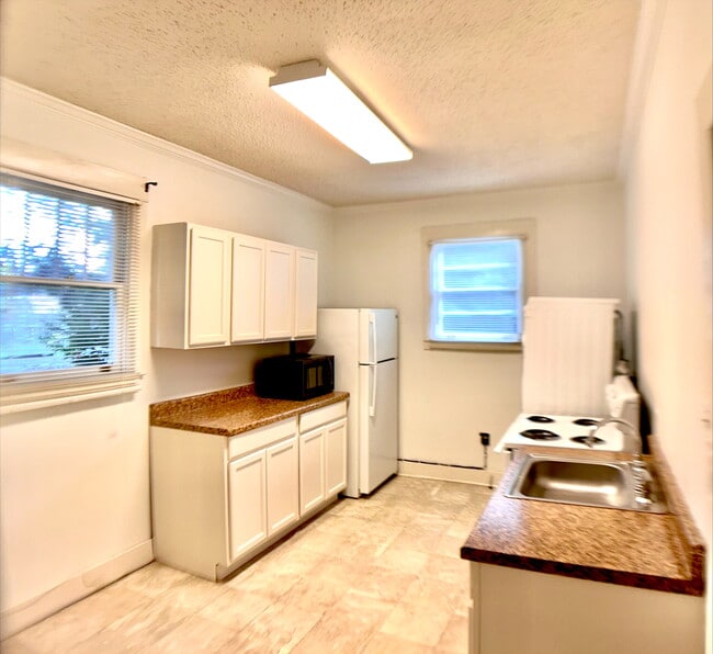 Building Photo - 601 Louisiana Ave